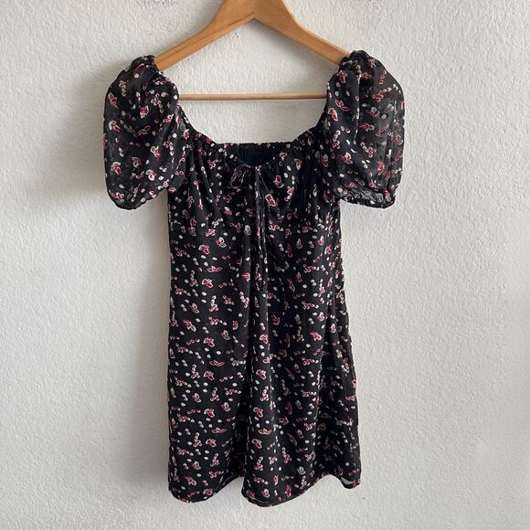 BARDOT Revolve Black Floral Smocked Puff Short Sleeve Mini Dress Womens 8 Medium - Picture 1 of 8